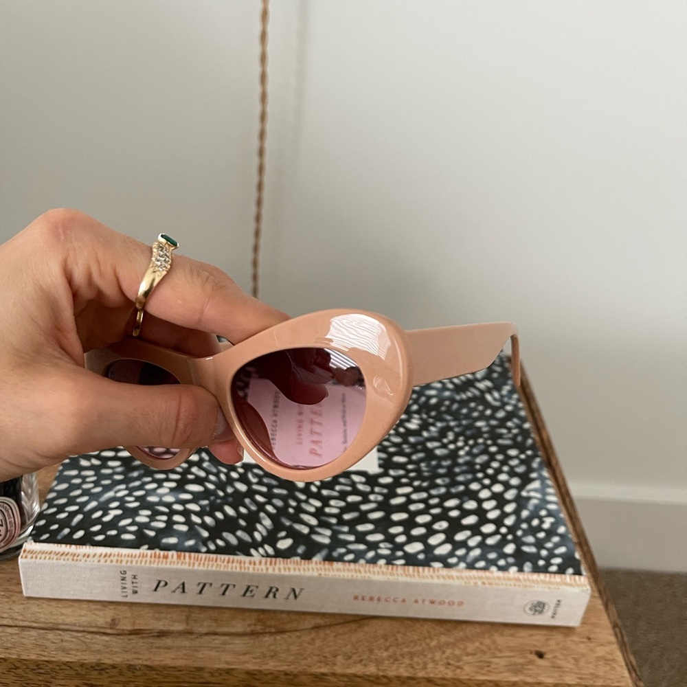 Pink oval sunglasses - Picture 6 of 6